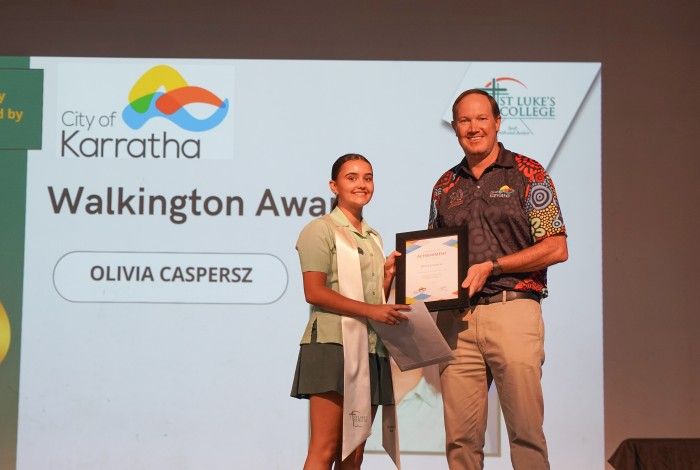 Walkington Award winner Olivia Caspersz and Mayor Daniel Scott